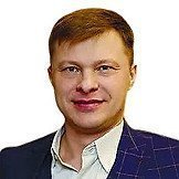 Врач Добрычев Денис Александрович